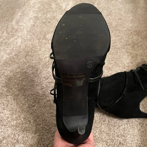 Nordstrom Wild Diva Lace Up Suede Pumps Heels Peep Toe Booties Black Size 8.5 - Picture 9 of 11
